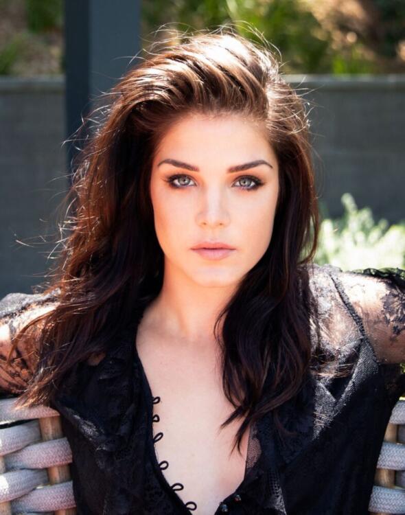 marie avgeropoulos